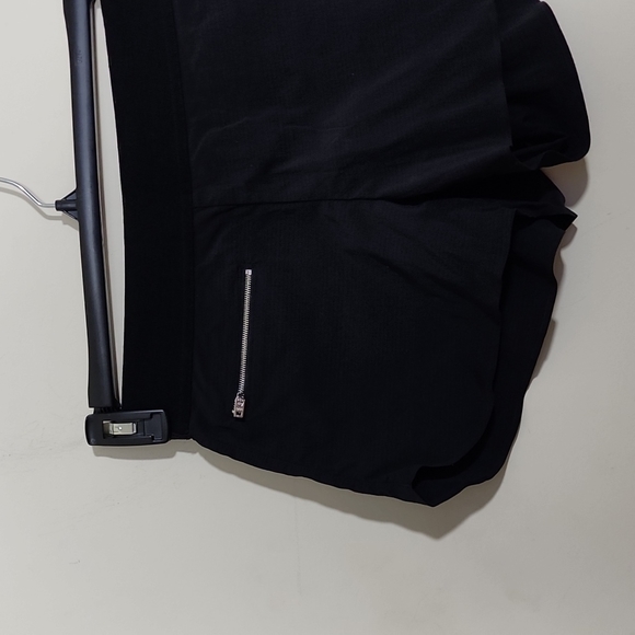 Athleta Black Running Black Shorts Women's Size 4 - Picture 2 of 9